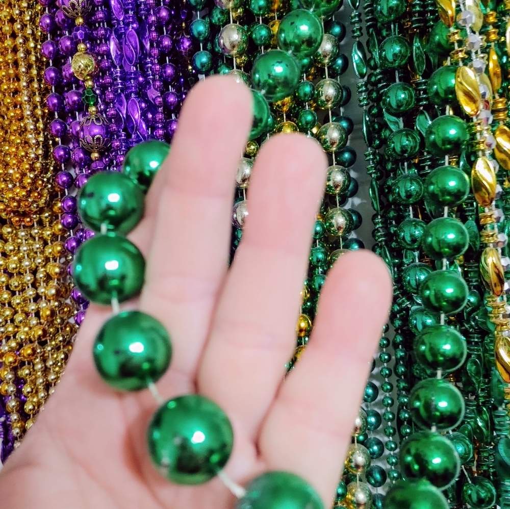 NWOT MARDI GRAS JUMBO BEADS!
